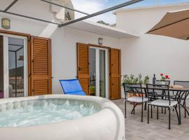 Panoramico apartment, private jacuzzi，位于布雷拉的酒店