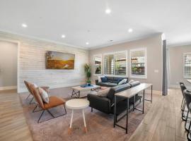 NEW Luxury Lodi Family Old property，位于洛迪的酒店
