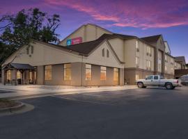 SureStay Plus Hotel by Best Western Coralville Iowa City，位于克拉尔维尔的酒店