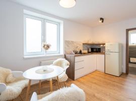 Apartm&aacute;ny Oravskie，位于斯祖贝莱克的带停车场的酒店