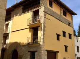 La Casa Amarilla，位于鲁比罗德莫拉的酒店