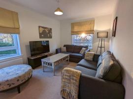 Two bed flat in a quiet village near Stirling，位于亚伦桥的度假短租房