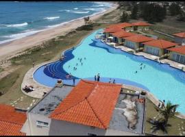 Hotel Búzios Resort com Entretenimento，位于布希奥斯的度假村