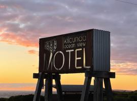 Kilcunda Ocean View Motel，位于Kilcunda的带停车场的酒店