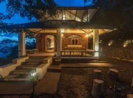 SaffronStays Avabodha, Panchgani - secluded villa perched on a hilltop with river views