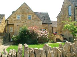 Cotswold Charm Stable Cottage，位于奇平卡姆登的酒店