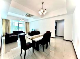 Bay Resort Condominium 3-bedrooms with Swimming Pool near the Seaside，位于米里的海滩酒店