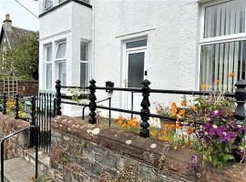 St John's Flat Spacious Accomodation，位于Dalry的酒店