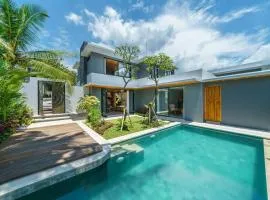 Villa Arunika - Stylish tropical 2BR Villa close to Nyanyi beach!