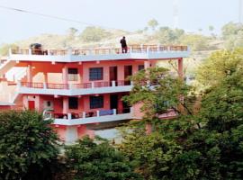 Hotel Kantha Fort Home Stay, Kanthgaon，位于Lohaghāt的酒店