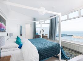 Cove View-Sea view apartment in corner of Cornish paradise，位于森嫩的酒店
