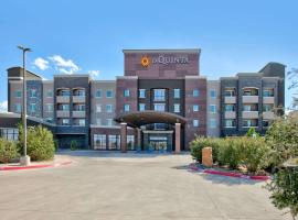 La Quinta Inn & Suites by Wyndham Lubbock Southwest，位于拉伯克的酒店