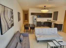 Relax Water Front Serviced Apartment (Three Bedroom)，位于Bijilo的酒店