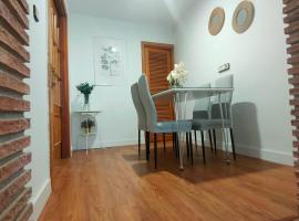 Amplio Apartamento Familiar de 3 Dormitorios en La Zubia Granada a un Paso de la Alhambra y Sierra Nevada，位于拉苏维亚的酒店