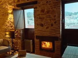 Balcón de la Moreria con leña