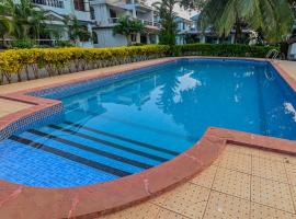GR Stays - Duplex 3bhk Villa With Pool Arpora I Baga Beach 5 mins，位于阿伯来的别墅