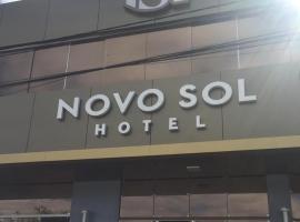 诺沃索尔酒店，位于彼得罗利纳彼得罗利纳 - 尼罗科埃略议员机场 - PNZ附近的酒店