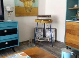 Retro Art room