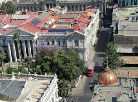 UNA HABITACIÓN PRIVADA con BAÑO PRIVADO en CENTRO HISTÓRICO，位于圣地亚哥的民宿