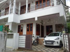 PRAKRITI HOMESTAY Fortkochi Air Conditioned Rooms，位于科钦印度-葡萄牙博物馆附近的酒店