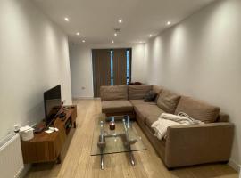 Amazing apartment moments away from the heart of London，位于伦敦多特哈姆哈尔附近的酒店