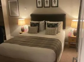 Oak Tree Lodge & Holiday Parking