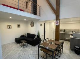 Le Familiale climatisé & Wi-fi，位于Paroy-sur-Tholon的酒店