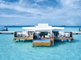 Riu Palace Maldivas- All Inclusive，位于妮兰朵南环礁的度假村