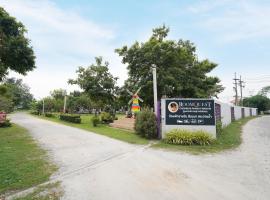 RoomQuest Chonburi Phanat Nikhom，位于Ban Noen Rae的酒店