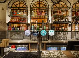 The Wynnstay Hotel, Oswestry, Shropshire - The Coaching Inn Group，位于奥斯威斯的酒店