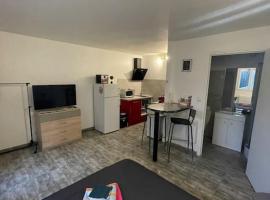 Superbe appartement terrasse wifi，位于Paroy-sur-Tholon的酒店