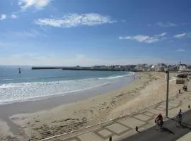 Quiberon - Grand 2 pièces avec balcon et parking, face à la plage - FR-1-478-4