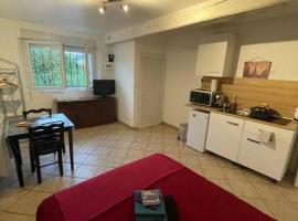 Le passage，位于Paroy-sur-Tholon的酒店