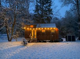 Grimmwald Tiny House，位于Calden的小屋