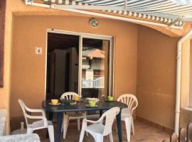 Charmante Villa T3 avec Terrasse, Parking et Proximité Plage - Idéale Familles, 5 Couchages - FR-1-81-472，位于拉芳基海滩的酒店