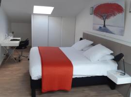 Logis Hôtel Restaurant Résidence，位于尼桑勒兹恩苏涅的酒店