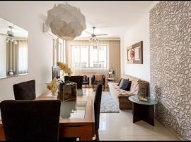 Apartamento compartilhado, no Gonzaga em Santos，位于桑托斯美丽华商场附近的酒店
