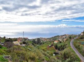 Casa da Piedade, a Home in Madeira，位于蓬他达维托亚的酒店