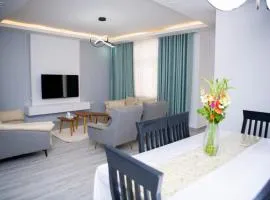 Luxury, Unique 3 Bedrooms House