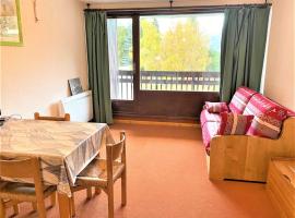 Studio coin montagne 4 pers avec balcon, piscine, à 50m du télécabine - La Salle les Alpes - FR-1-330F-91，位于塞尔舍瓦利埃的酒店