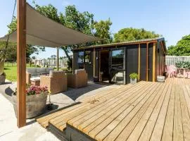 Stylish hideaway on High st Carterton