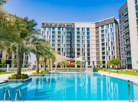 Expo Village Serviced Apartments，位于迪拜的带泳池的酒店