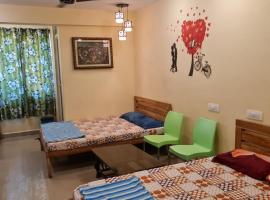 Godwill Kimo Guest house Seraulim，位于马尔冈的住宿加早餐旅馆