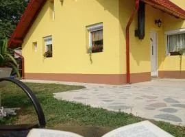 Njih tri Jelova gora