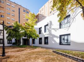 Apartamentos Congreso, Parking gratuito，位于洛格罗尼奥La Rioja University附近的酒店