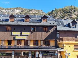 撒拉奥酒店，位于伊斯卡日拉的酒店