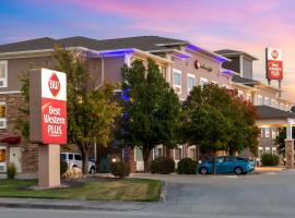 Best Western Plus Butterfield Inn，位于海斯的酒店
