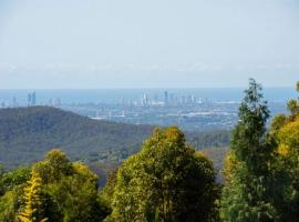 Spectacular Gold Coast Skyline Views，位于谭伯连山的酒店