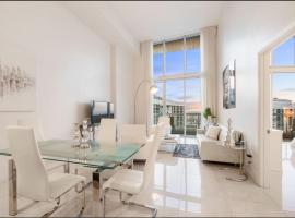 Beautiful One Bedroom Condo 16ft ceilings at the W，位于迈阿密的酒店