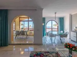 797 Holiday Rentals -Lujoso Atico duplex en el centro de Benalmadena